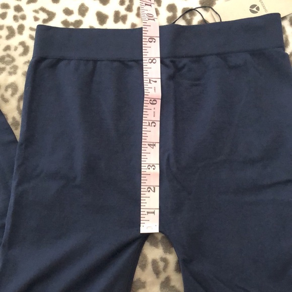 AVOCADO Seamless Capri Leggings in Blue Size M/L - Picture 11 of 13